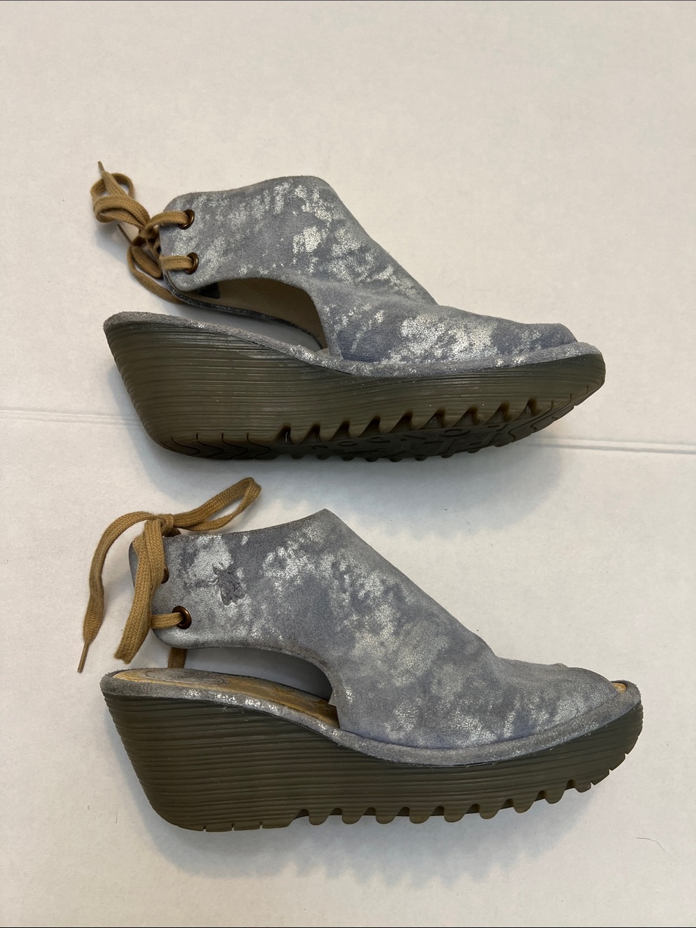FLY LONDON YUZU PLATFORMS WEDGE SANDALS GRAY LACE UP BACK SIZE 38= 7.5
